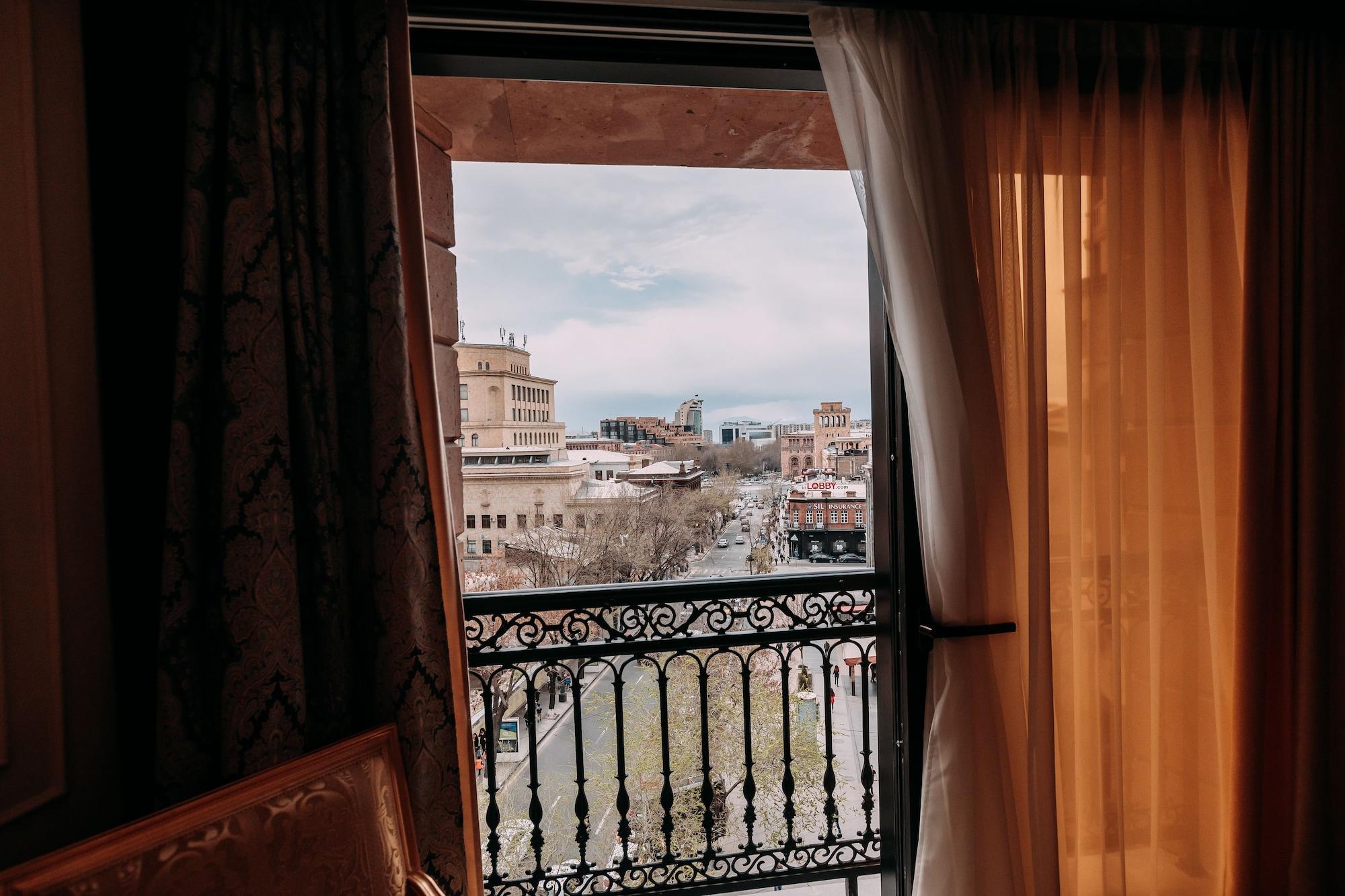 Golden Palace Hotel Yerevan Exterior photo